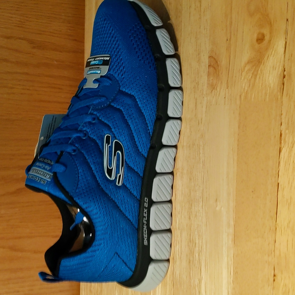 Skechers Shech Flex 2.0, Relaxed Fit, size 9, new in box